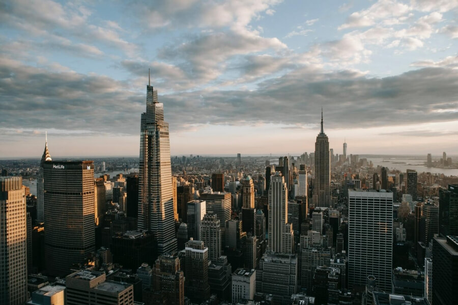 Blick auf Manhattan, in der Bildmitte das Empire State Building