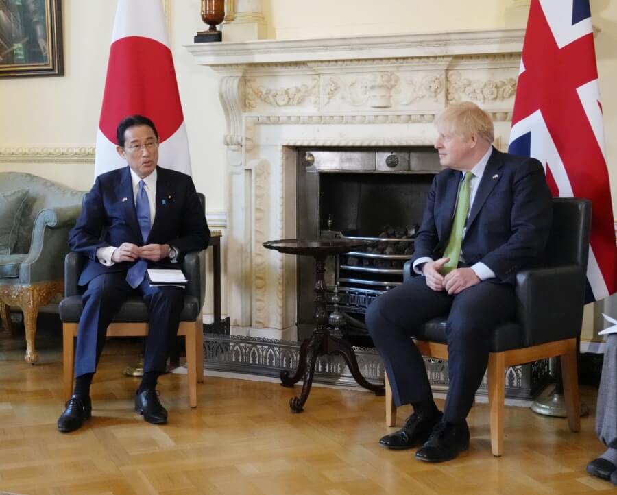 Treffen zwischen Japans Premier Fumio Kishida und Großbritanniens Premier Boris Johnson