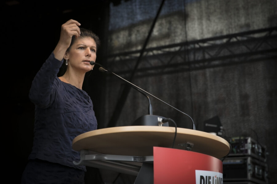 Sahra Wagenknecht hält eine Rede auf einer Wahlkampfveranstaltung