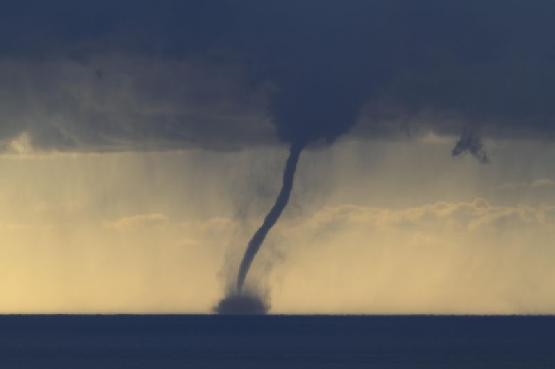 Tornado über dem Mittelmeer