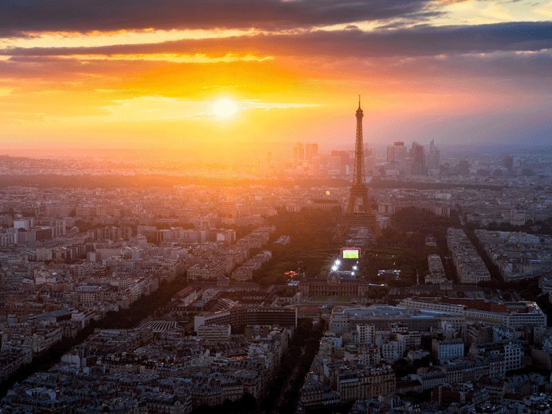 Sonnenaufgang über Paris