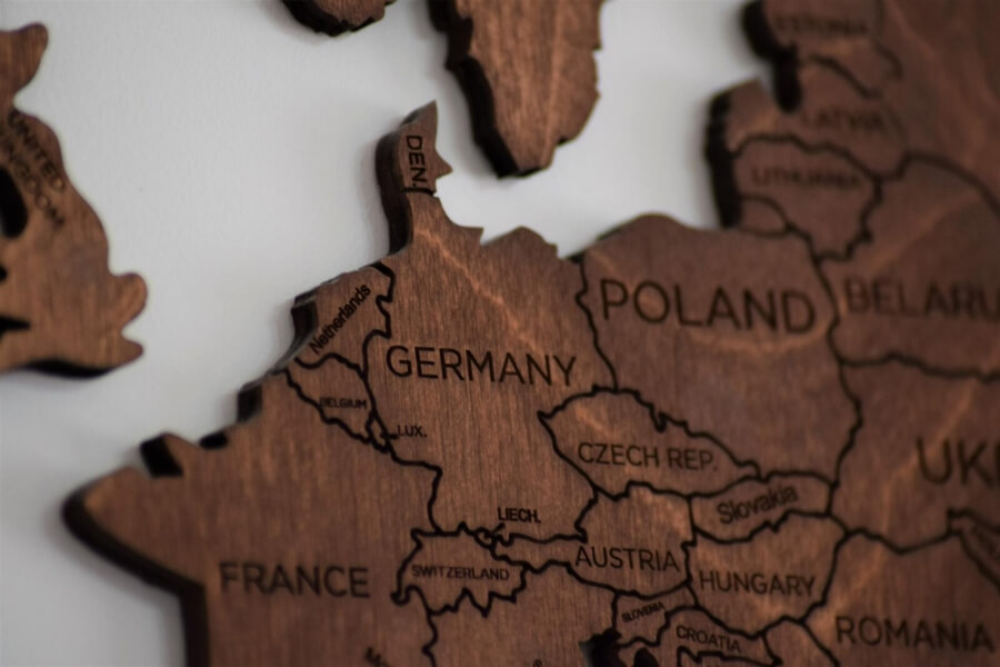 Karte Europas aus Holz