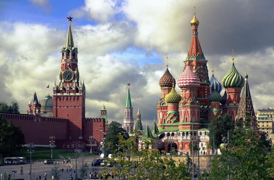 Spasskaja Turm und Basilius Kathedrale in Moskau