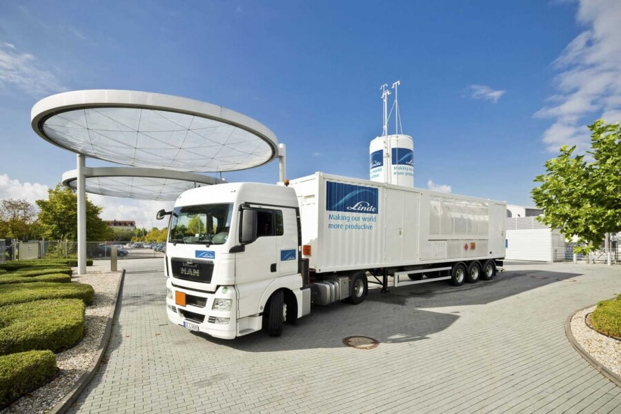 Hydrogen trailer at center in Unterschleissheim, Germany
