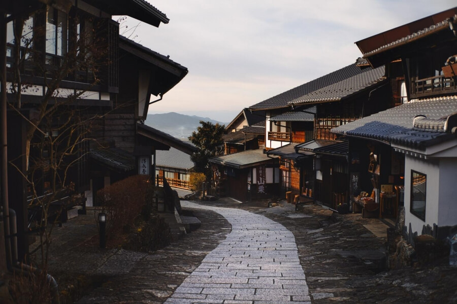 Ein menschenleeres japanisches Dorf