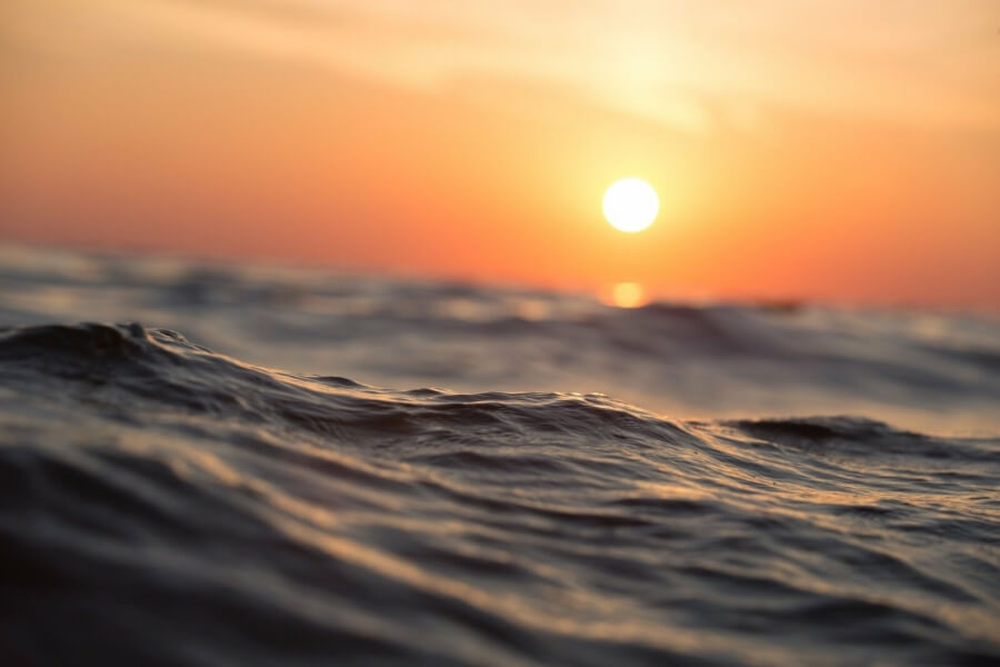 Sonne und Meereswasser