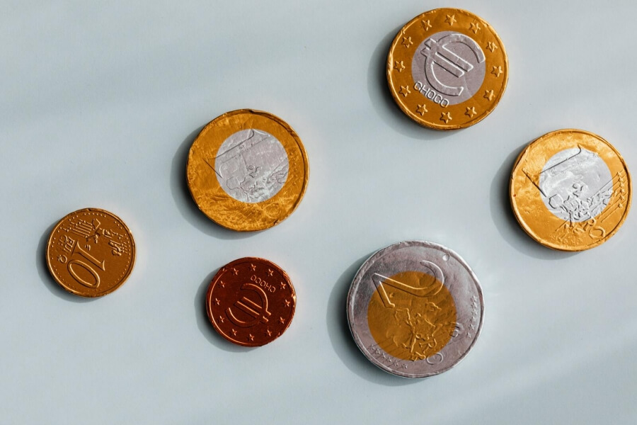 Mehrere Euro Münzen als Schokotaler
