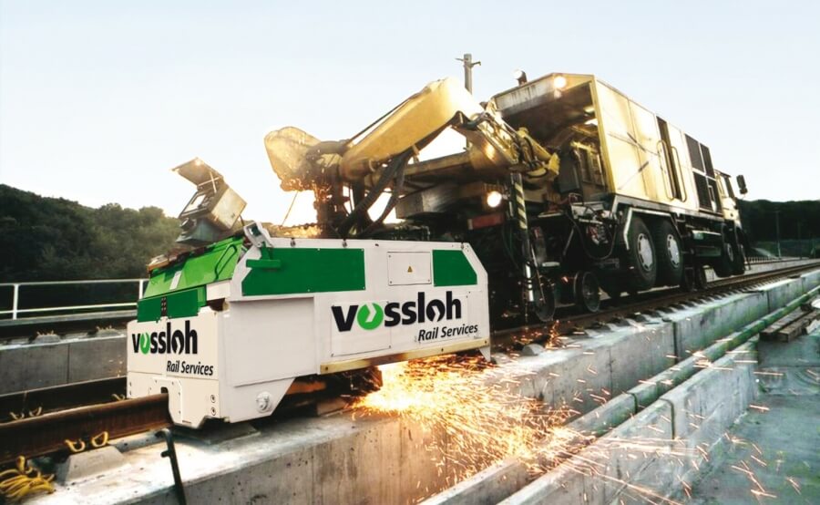 Eine Maschine von Vossloh schweißt an einer Schiene