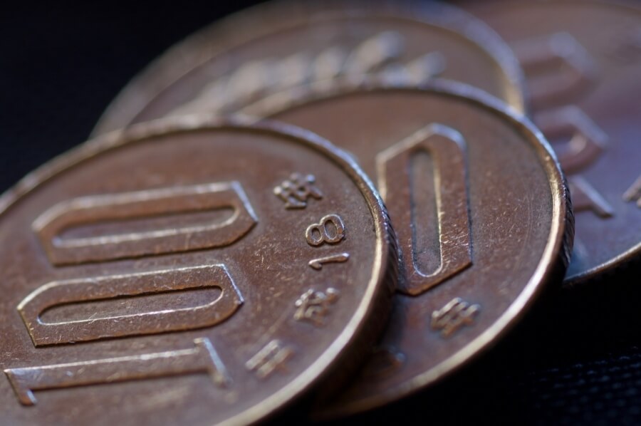 Mehrere Münzen japanischer Yen