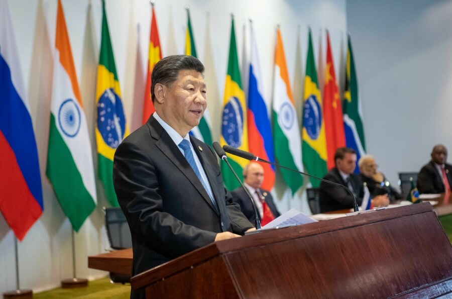 Treffen der BRICS in Brasilien 2019. Am Rednerpult steht  Xi Jinping, Präsident Chinas.