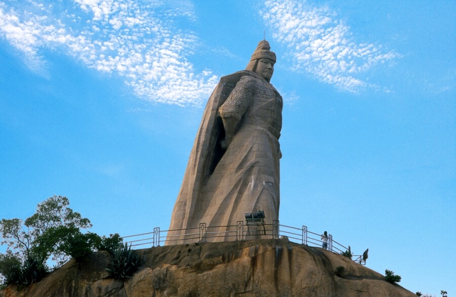 Monumentale Statue eines taiwanesischen Heerführers