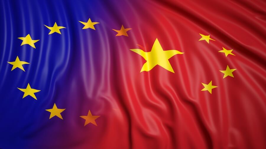 Flagge der EU und Chinas nebeneinander