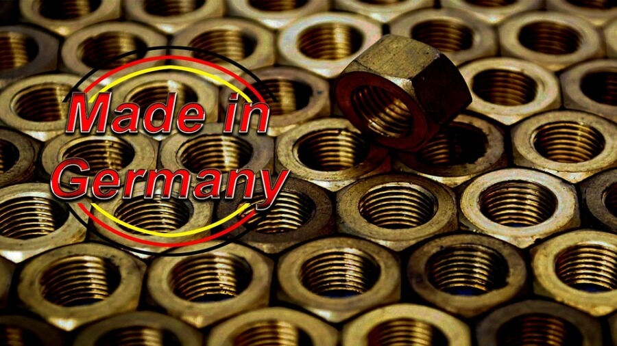 Muttern mit dem Schriftzug "Made in Germany"