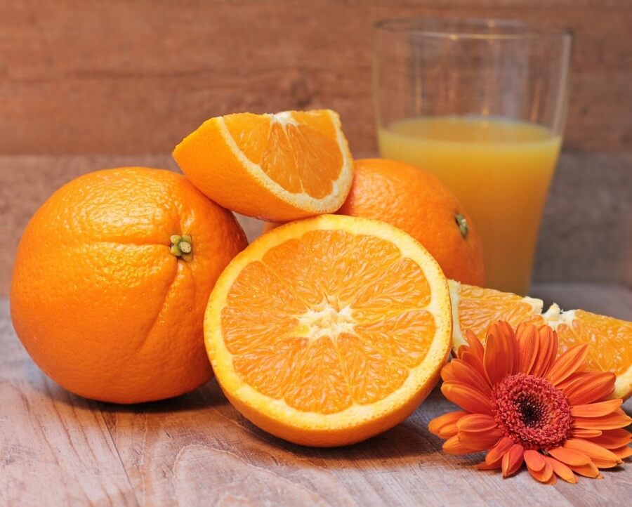 Orangen und Orangensaft